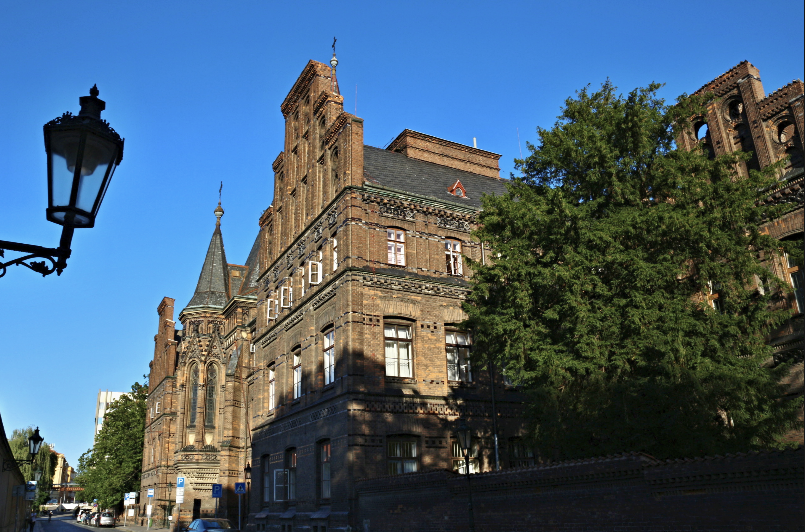 Porodnice U Apolináře